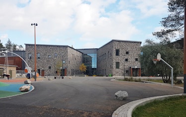 Vy Ã¶ver skolgÃ¥rden